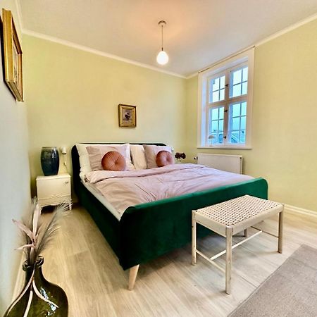 Hirtshals Gamle Station Bed & Breakfast Ngoại thất bức ảnh